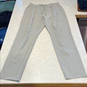 Lululemon Men's Gray / Beige Jogger SweatPants